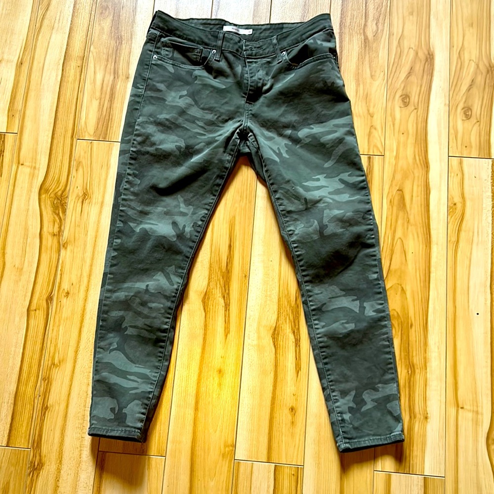 Levi’s 711 skinny camo jeans